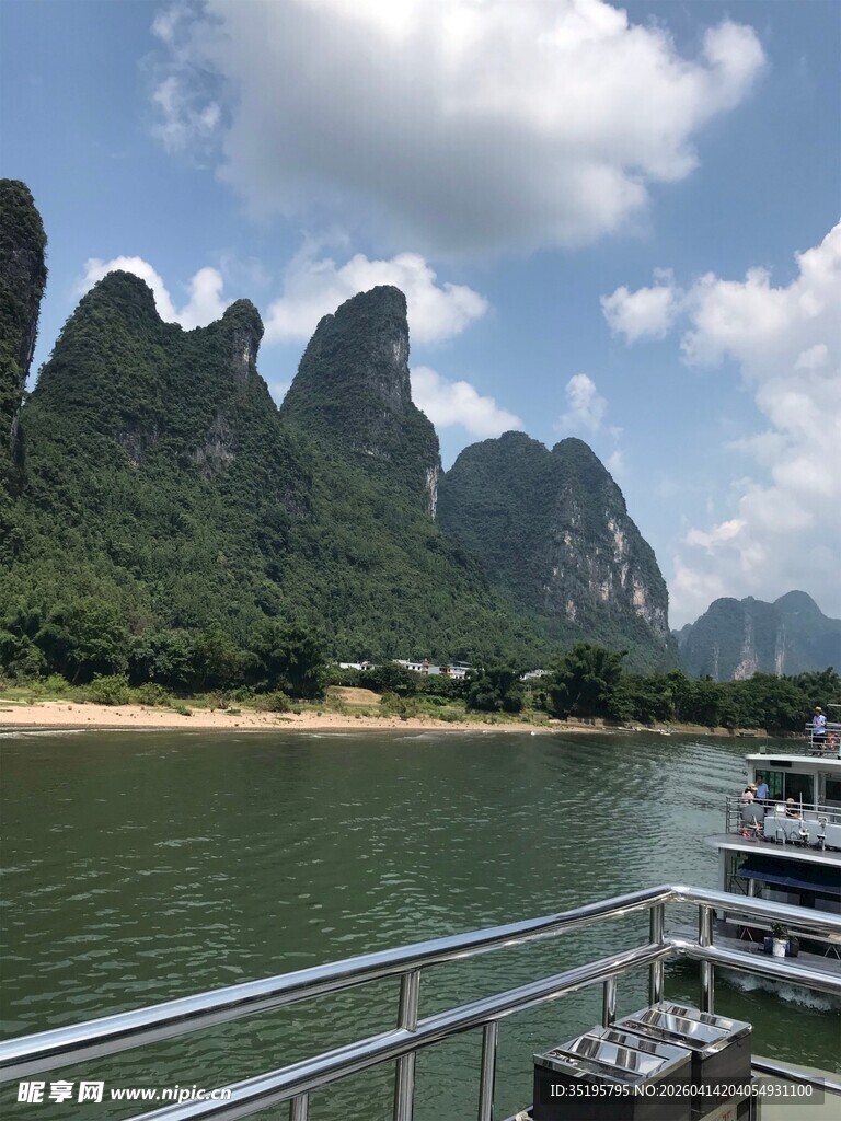 漓江山水游船美景