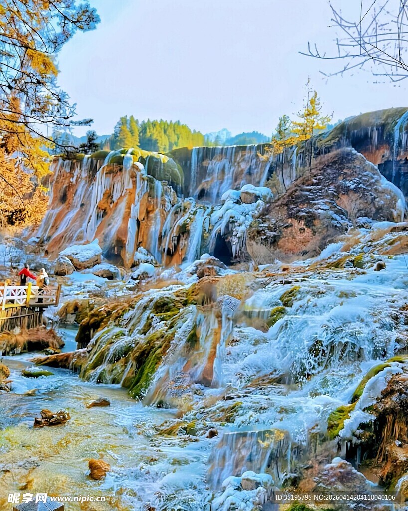 冬日梦幻冰瀑美景