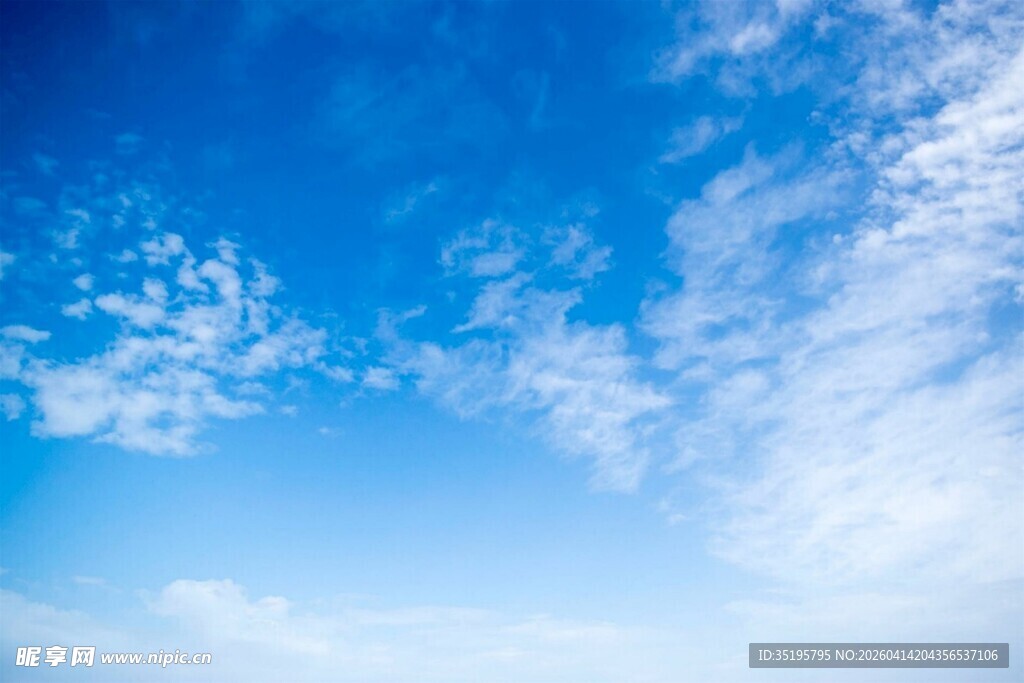 晴朗蓝天白云飘逸