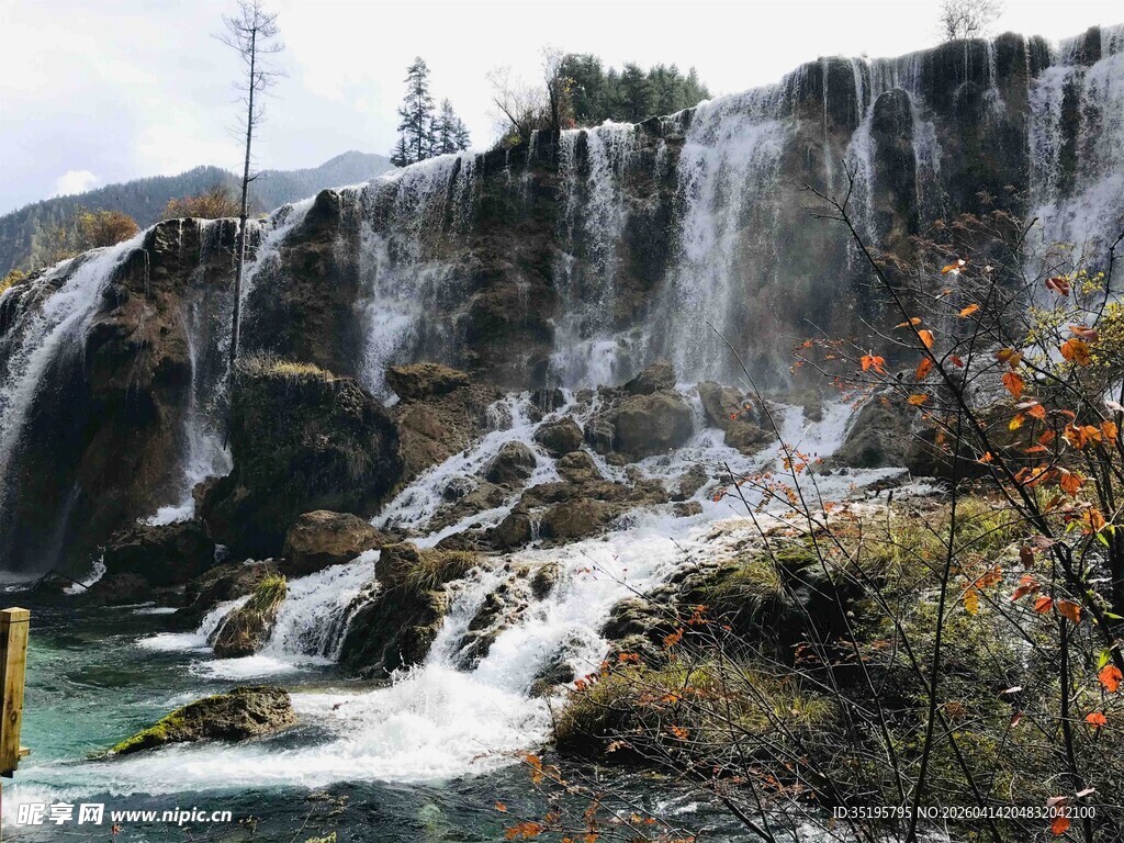 壮观瀑布自然美景