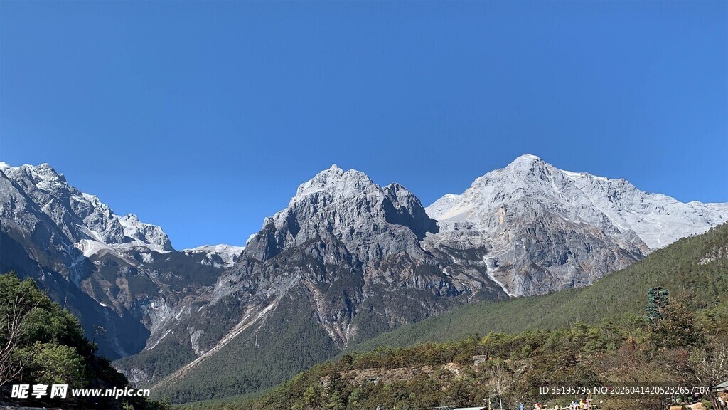壮丽雪山美景