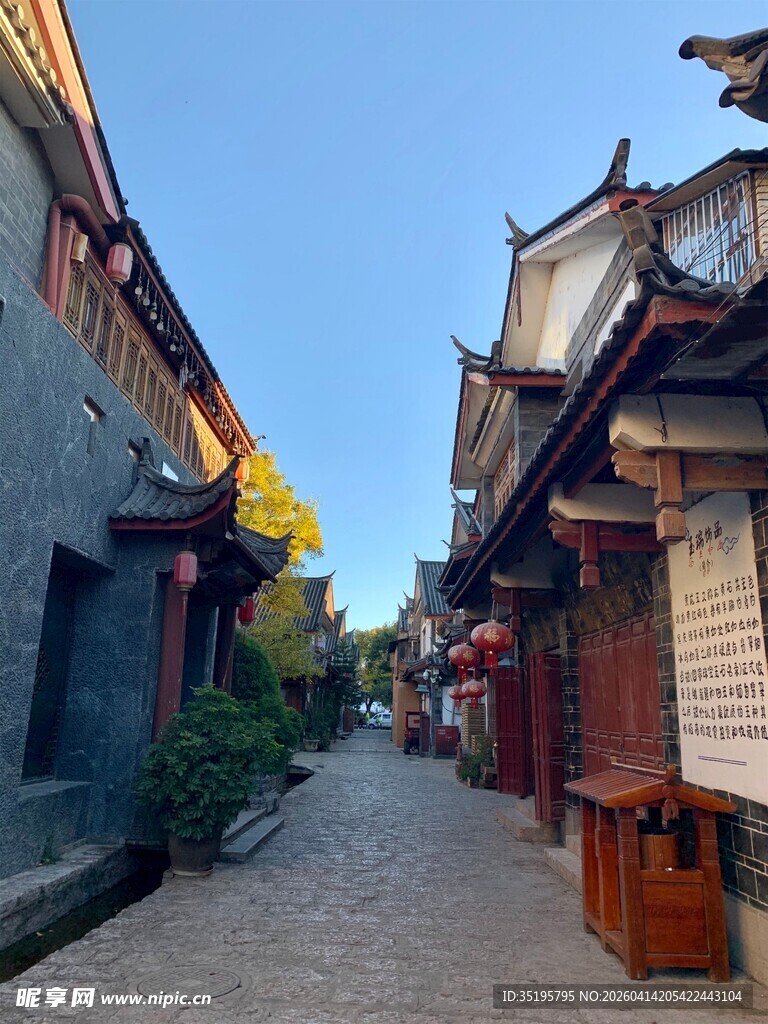 古巷悠悠尽显中式建筑韵味