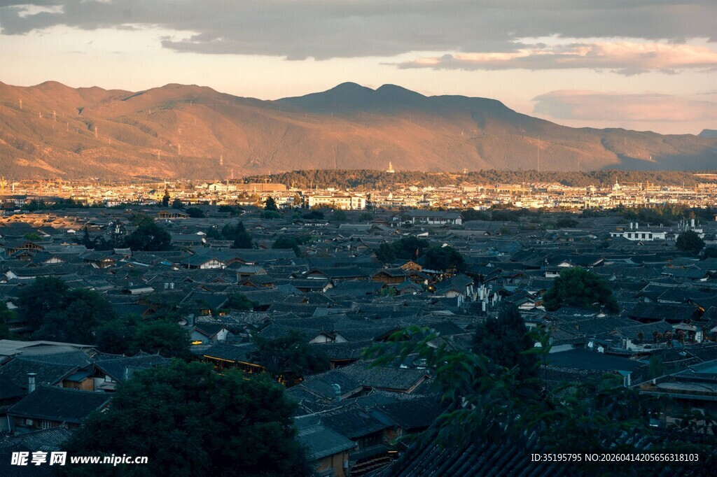山城暮色风光