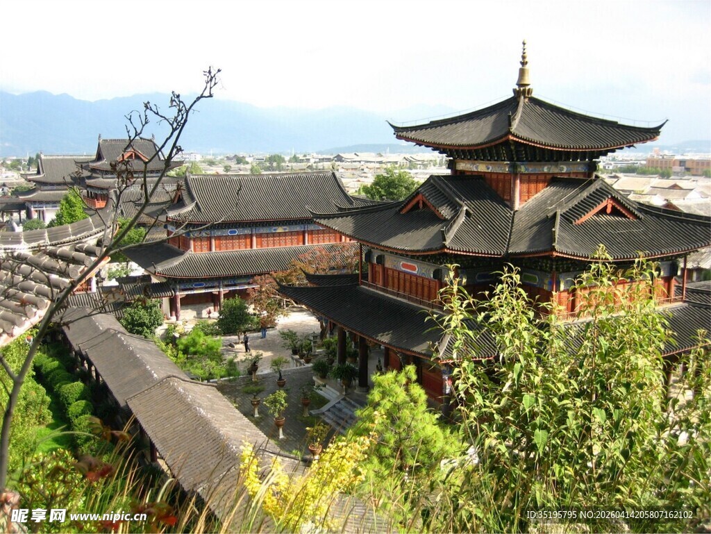 古雅中式建筑与周边景致