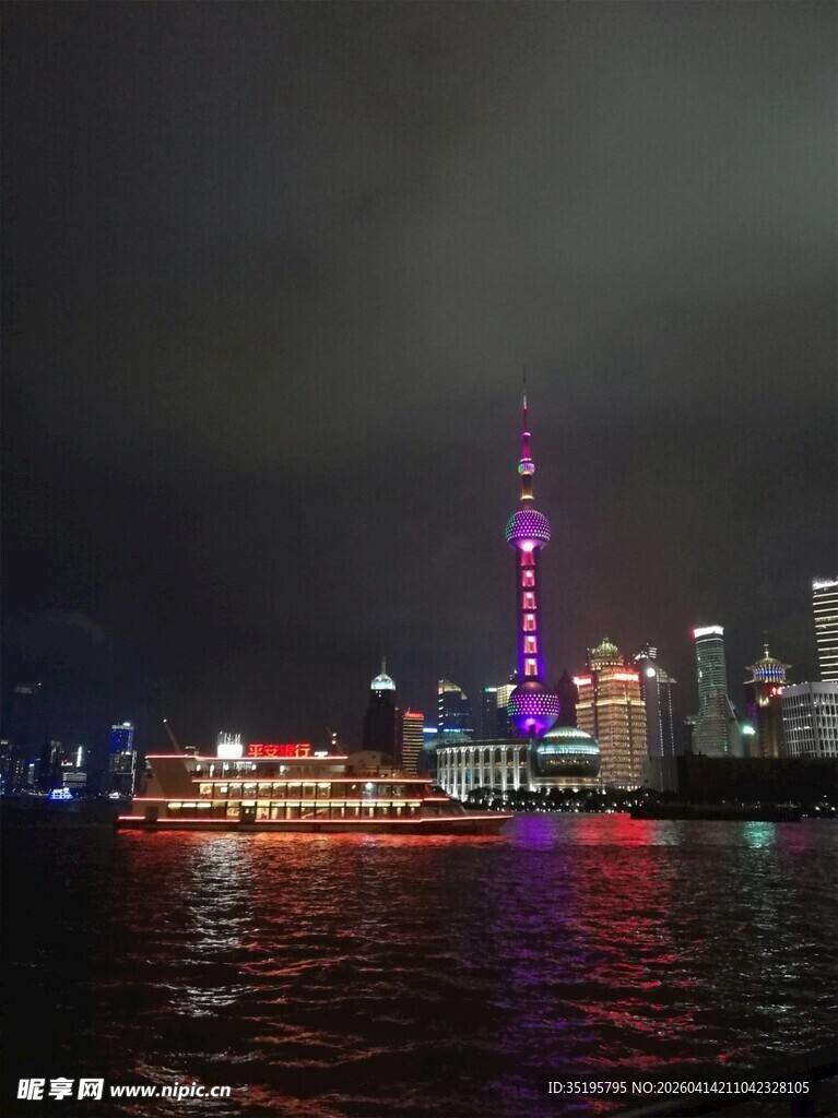 上海外滩夜景璀璨如画