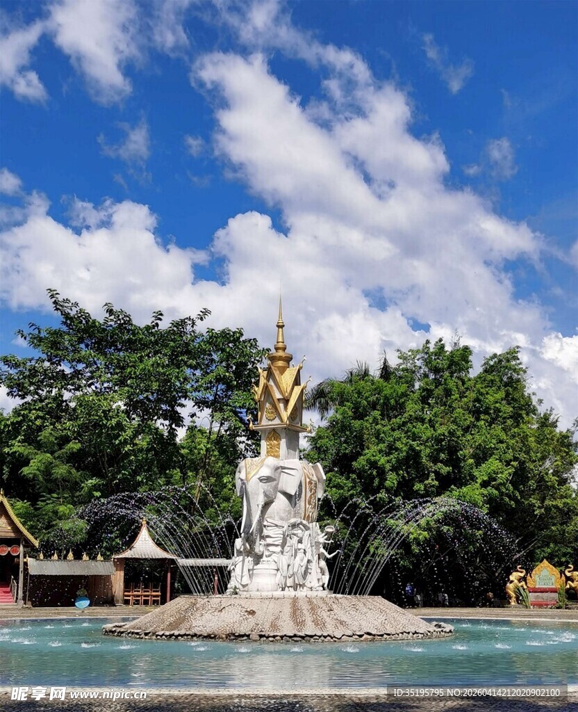 户外金色雕塑喷泉景观