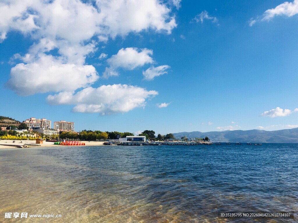 海滨风光蓝天碧海沙滩