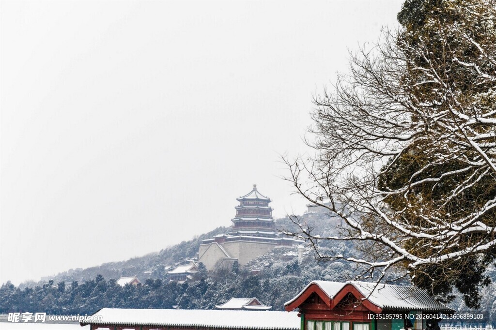 雪后景山风景秀丽
