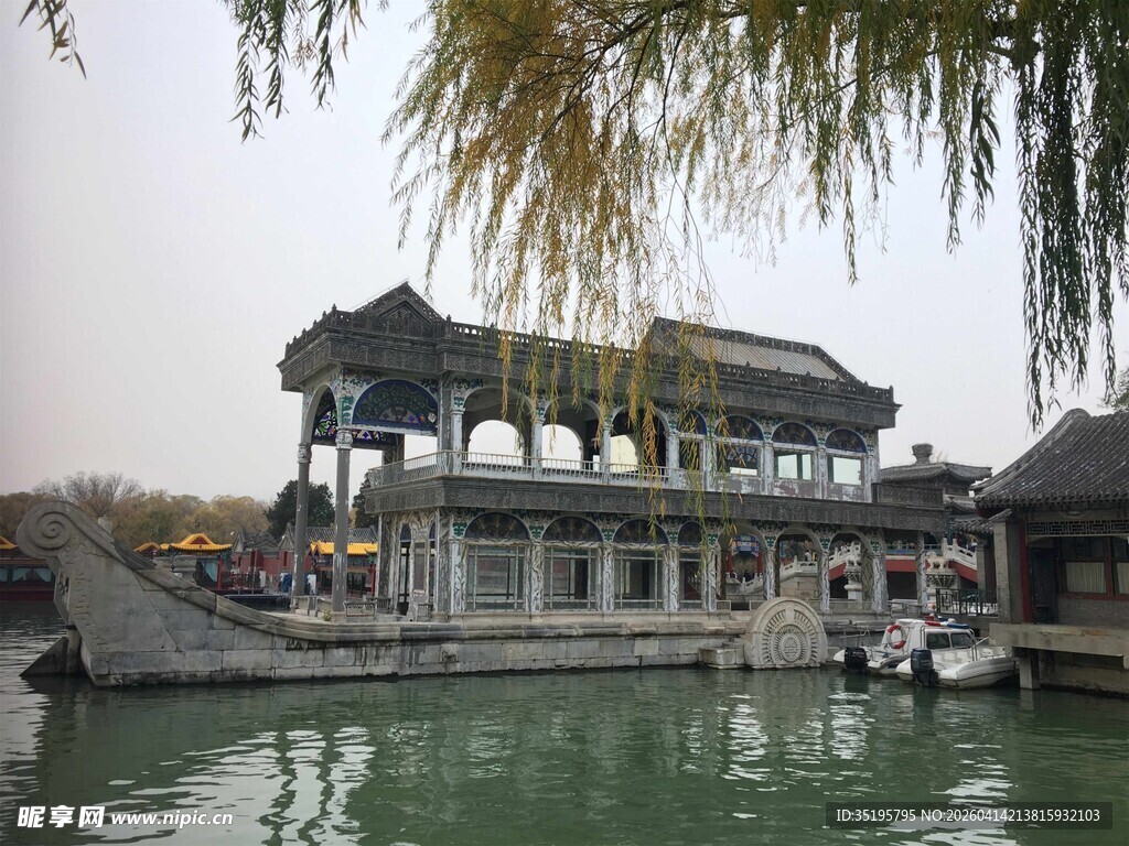 江南水乡古亭临水景致