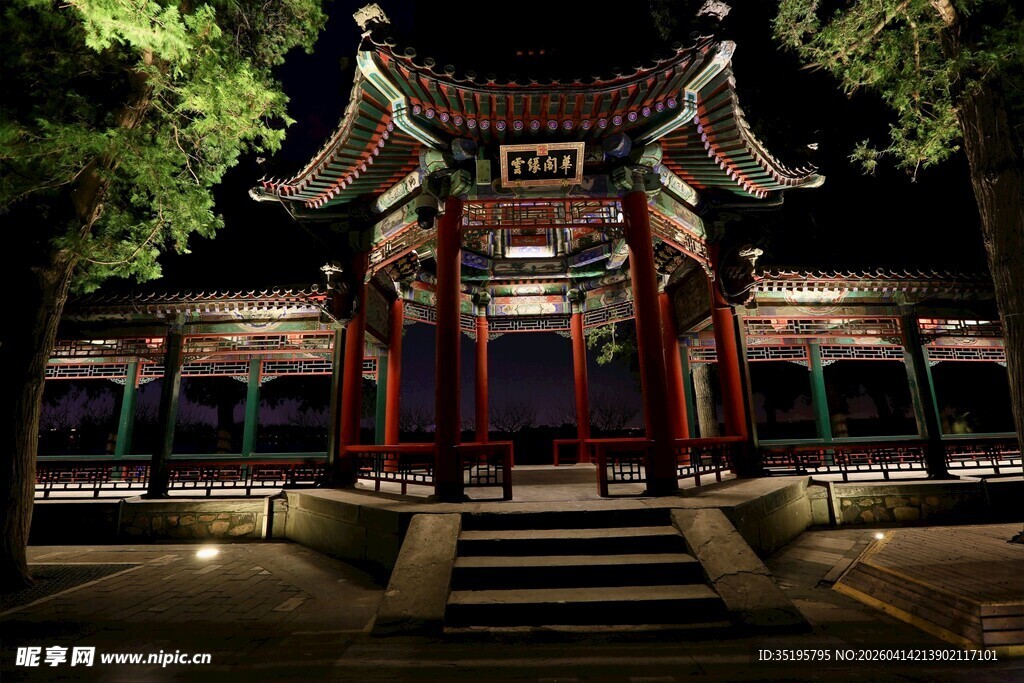 古建夜景中式亭阁之美