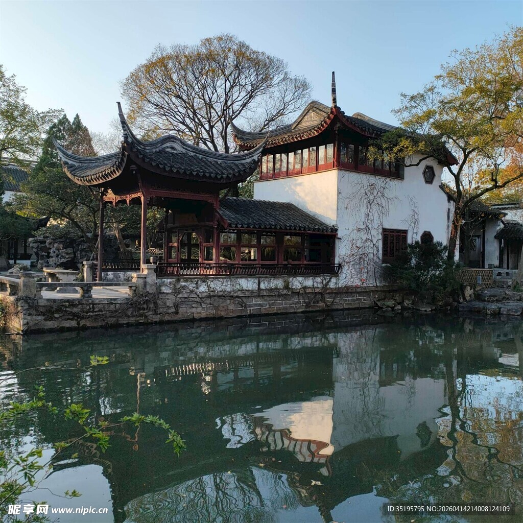 中式古典园林水边建筑景观