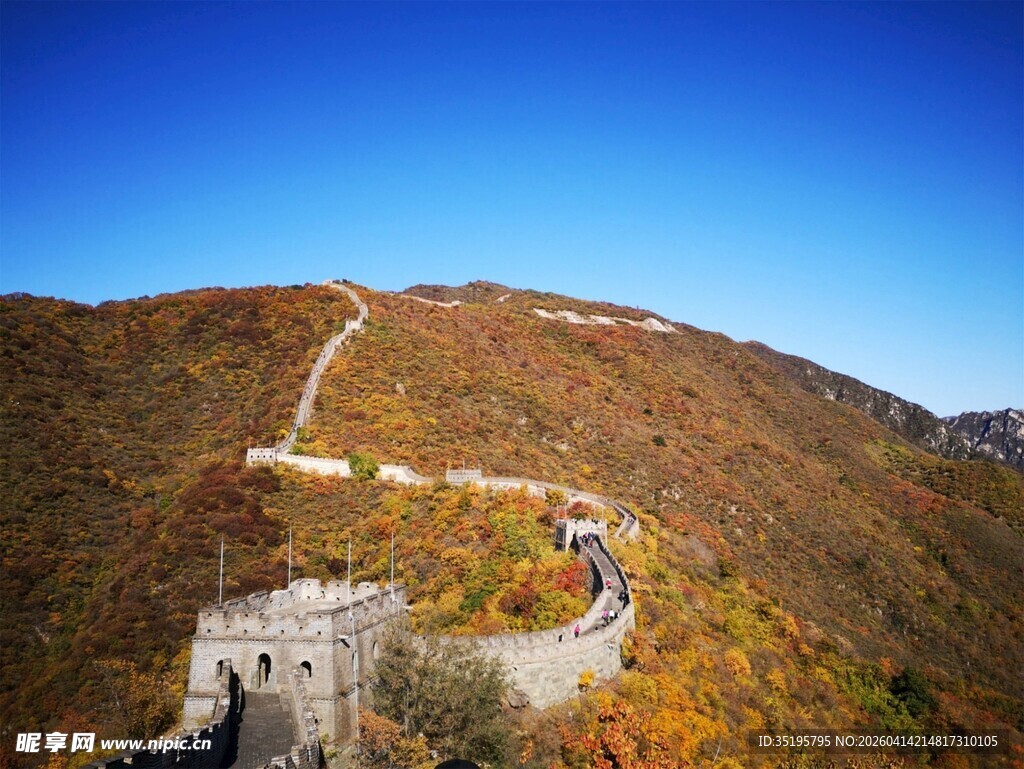 秋日壮美长城风光