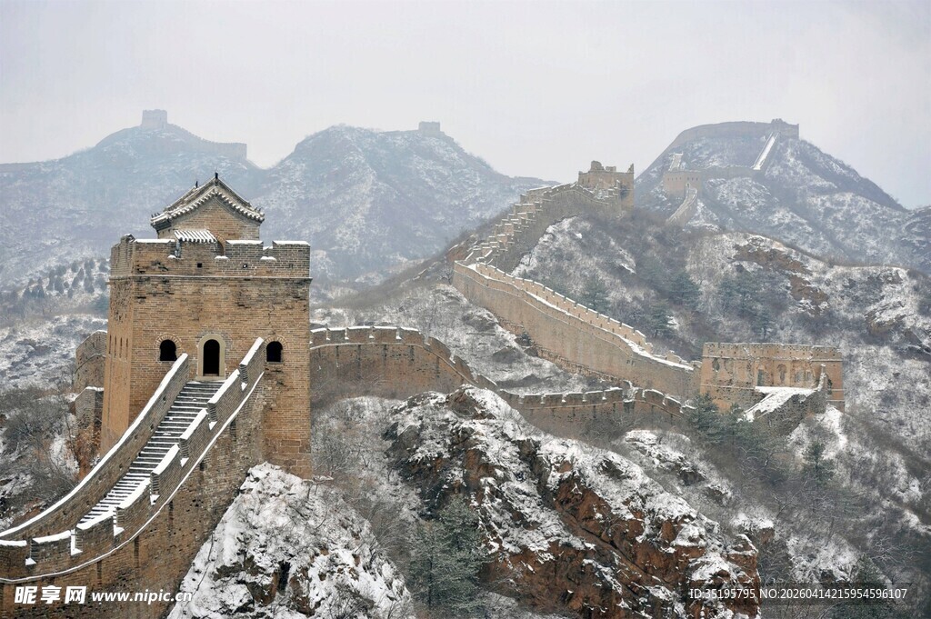 雪后壮丽长城景观