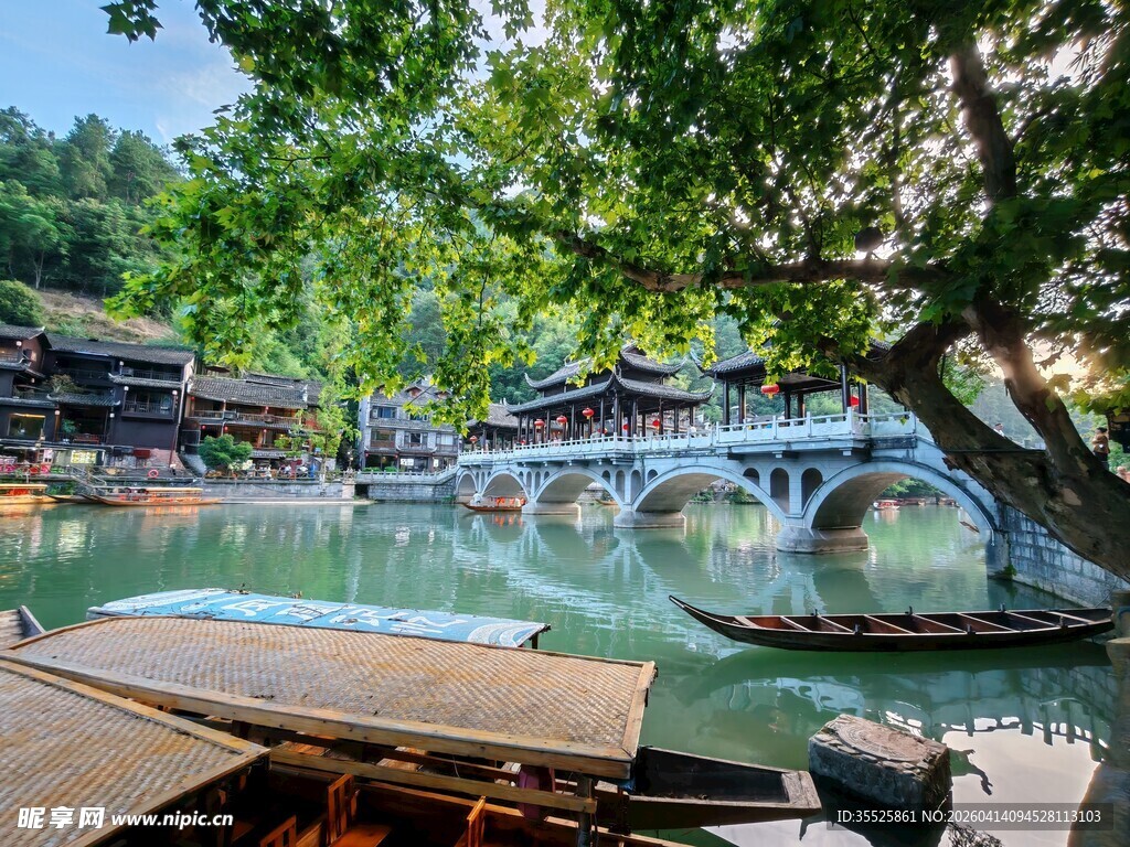 湘西水乡古桥风景如画