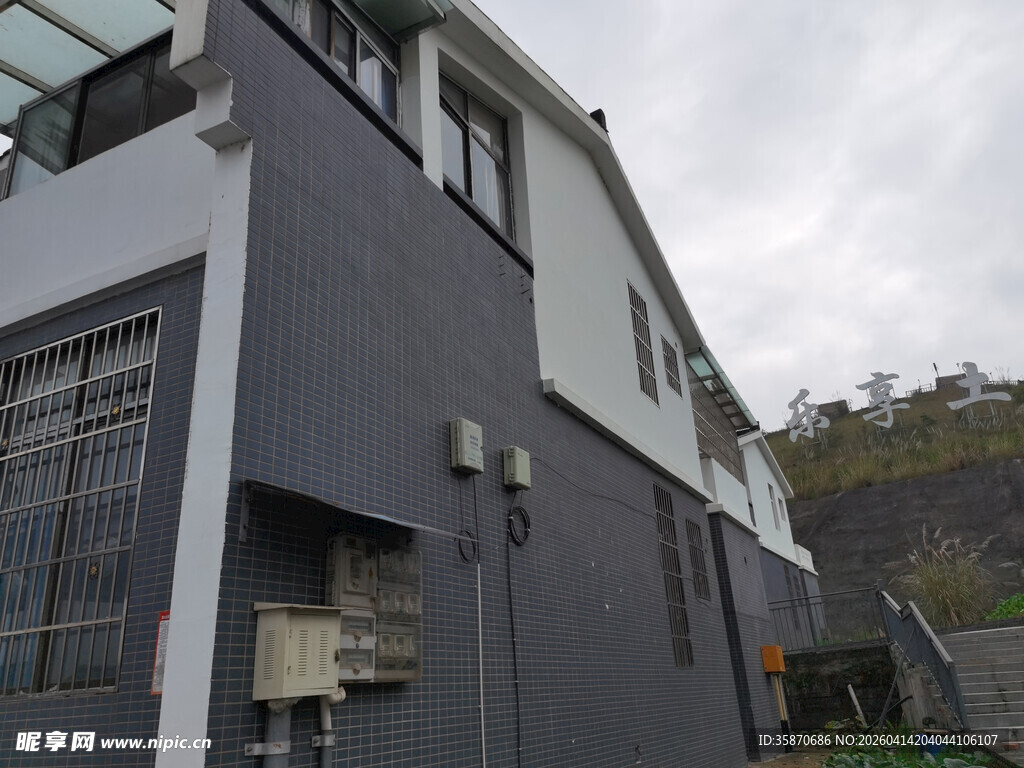 现代风格独栋建筑外观