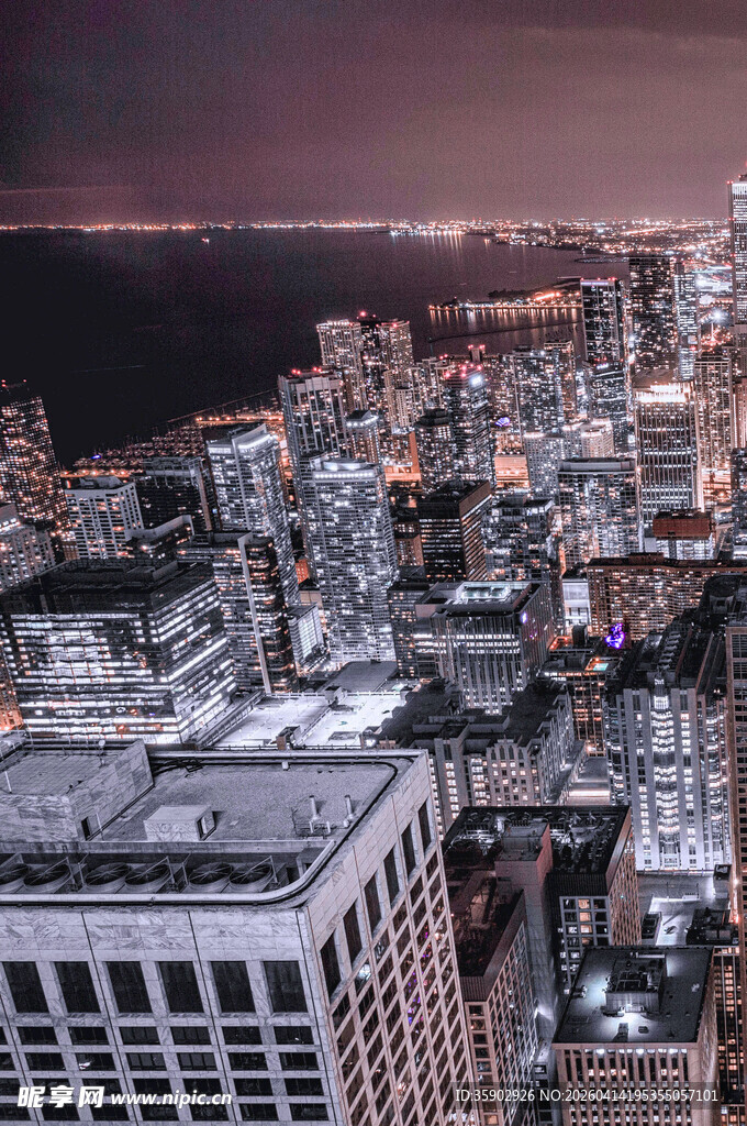 夜幕下的繁华都市景观