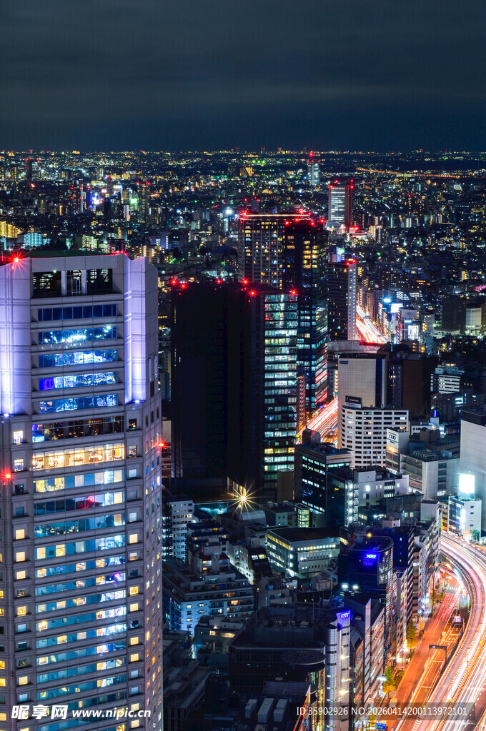 繁华都市夜景俯瞰