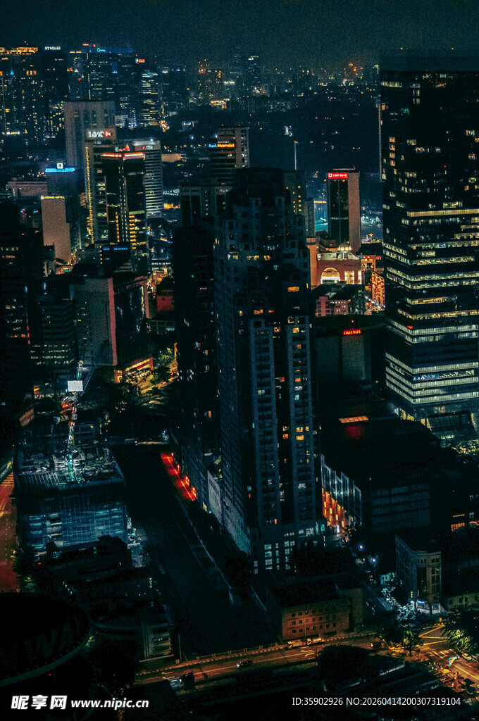 繁华都市夜景俯瞰