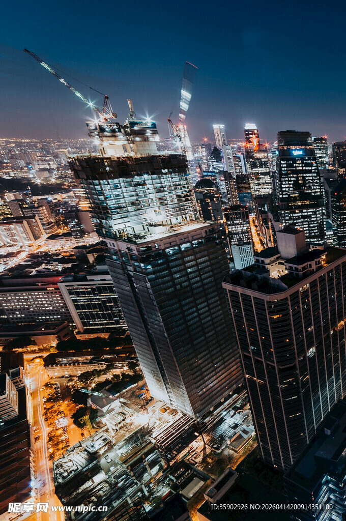 城市璀璨夜景俯瞰图