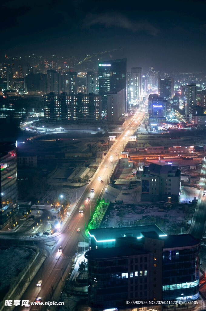 城市璀璨夜景俯瞰图