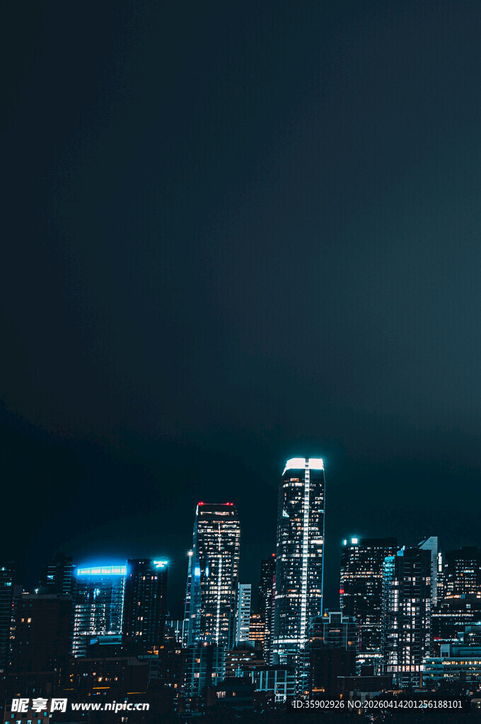 城市璀璨夜景俯瞰