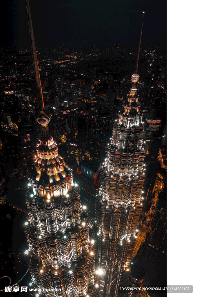 双子塔夜景璀璨灯光秀