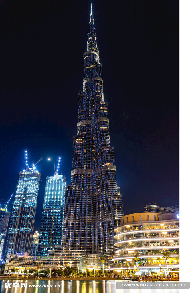迪拜塔夜景璀璨夺目