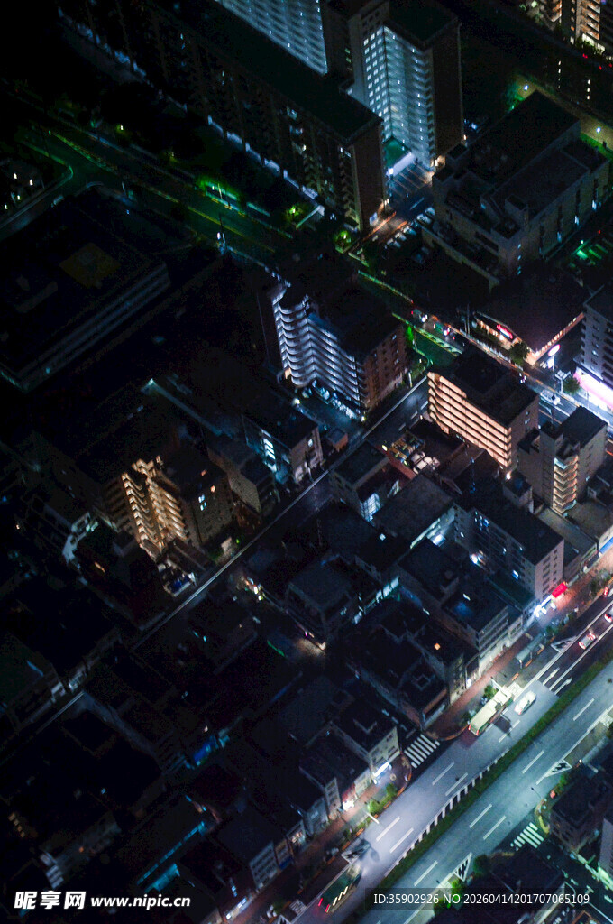 城市夜景俯瞰图