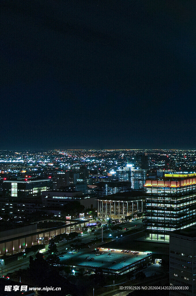 城市璀璨夜景俯瞰