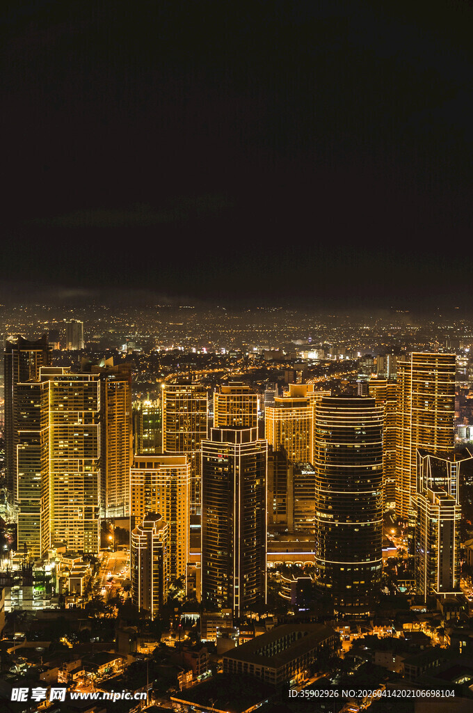 城市璀璨夜景俯瞰图