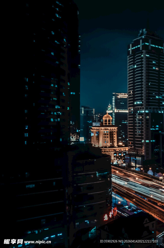 都市夜景繁华车流图景