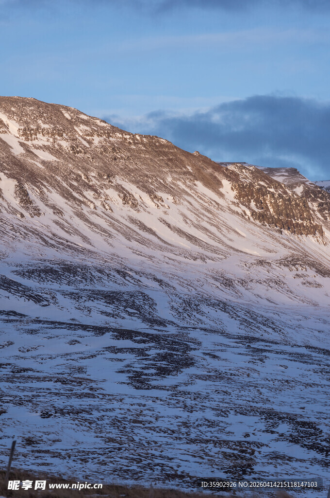雪山美景壮丽自然景观