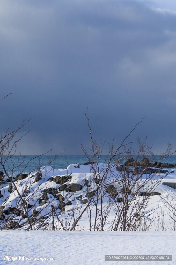 冬日海边雪景
