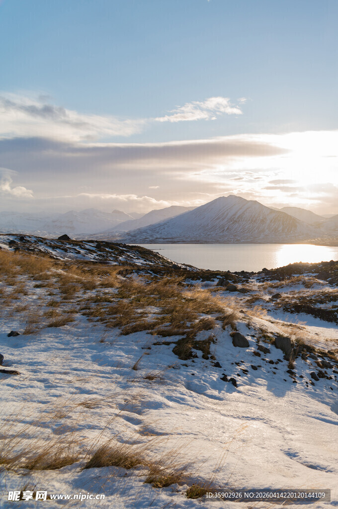 冬日雪山旷野壮丽风光