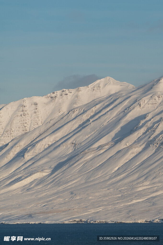 雪山壮丽景观