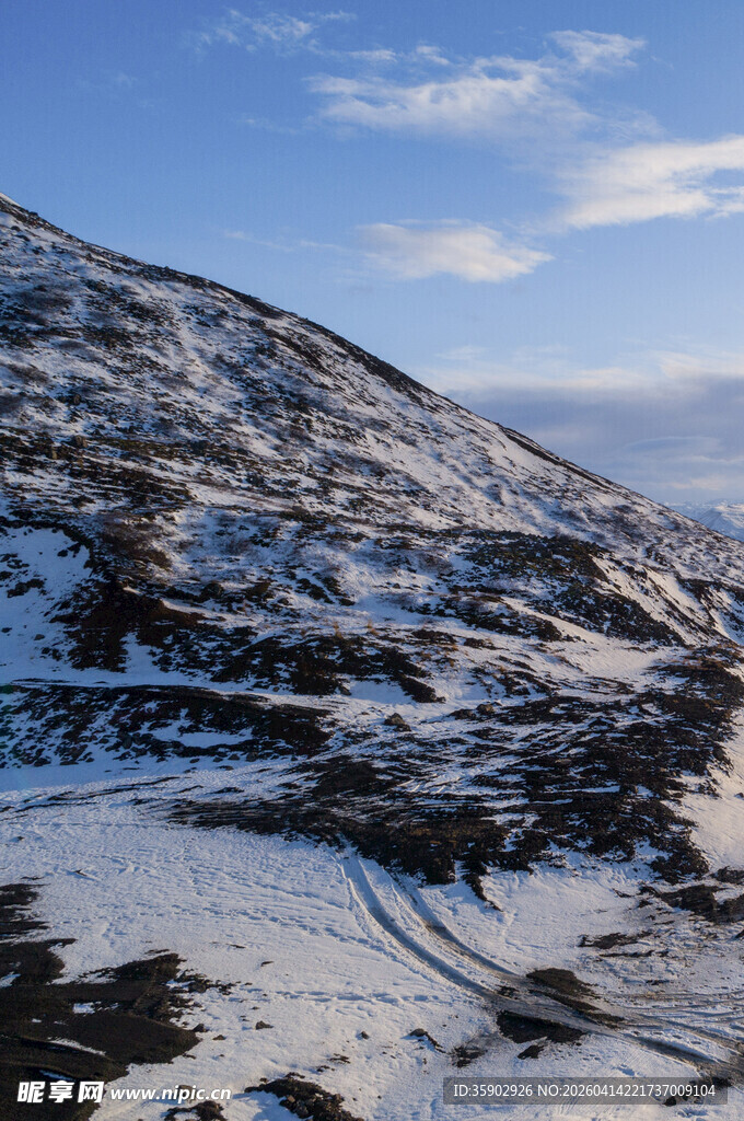 雪山风景冬日壮丽景观