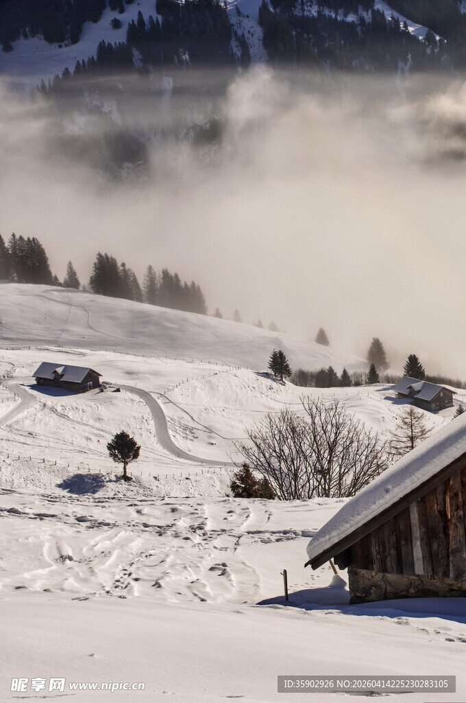 冬日山村雪景