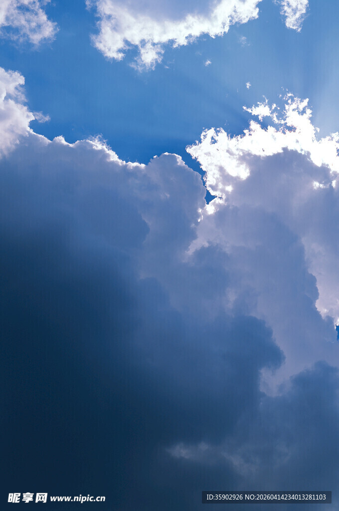 天空中的云层景观