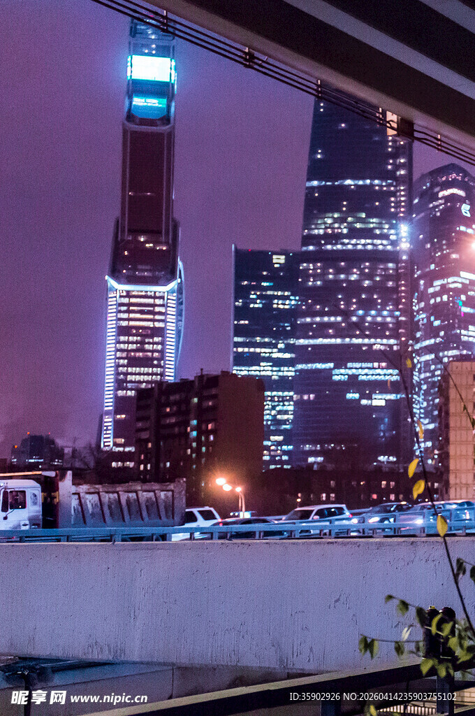 莫斯科城市夜景中的璀璨高楼