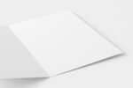 张开的空白对折纸张展示样机