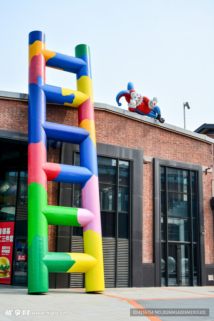 户外彩色充气游乐塔