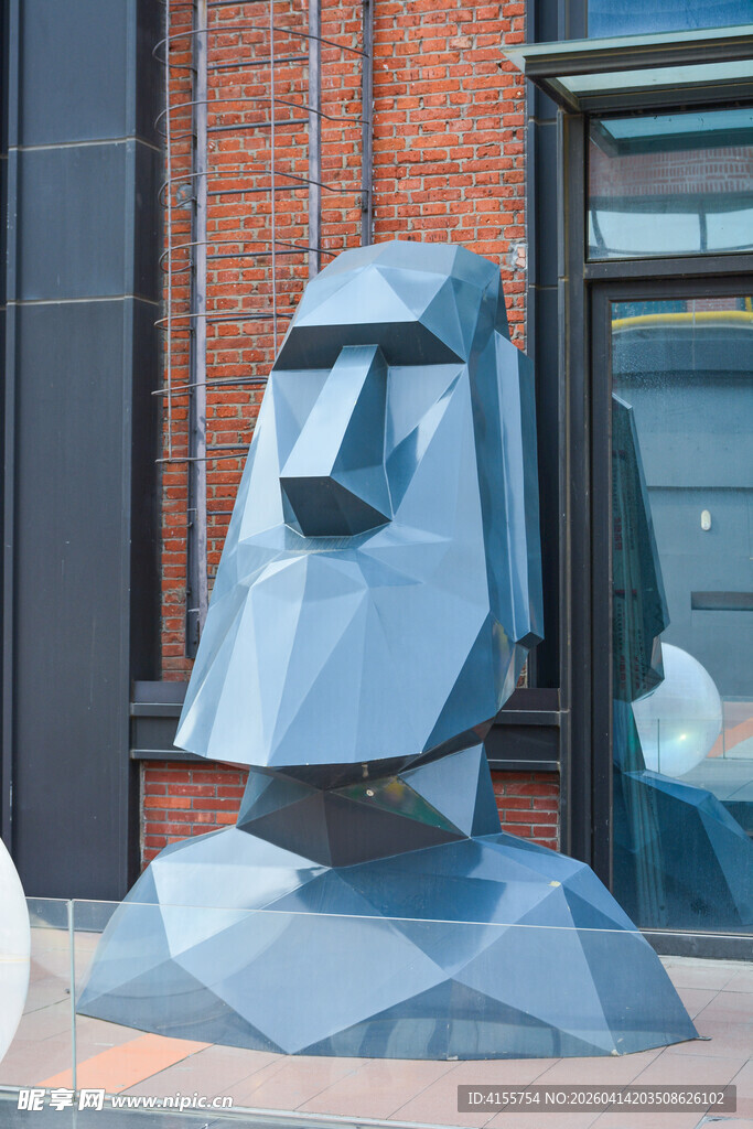 户外几何风格摩艾石像雕塑