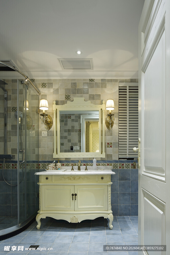 奢华大理石装饰的优雅浴室