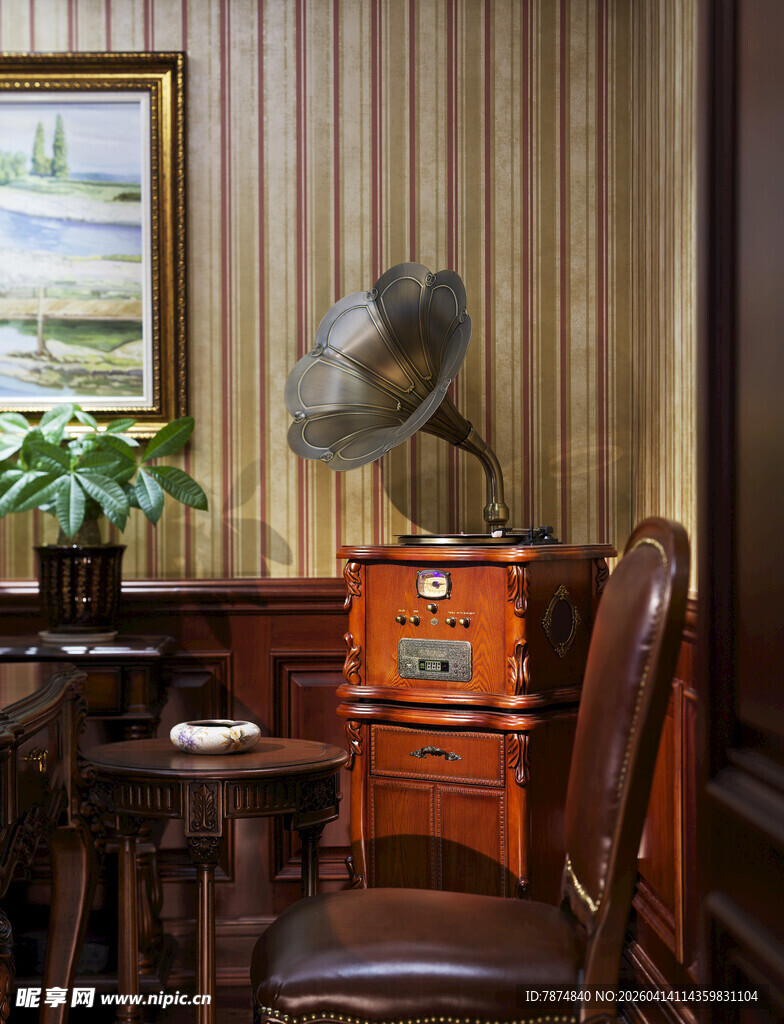 复古室内的留声机与座椅