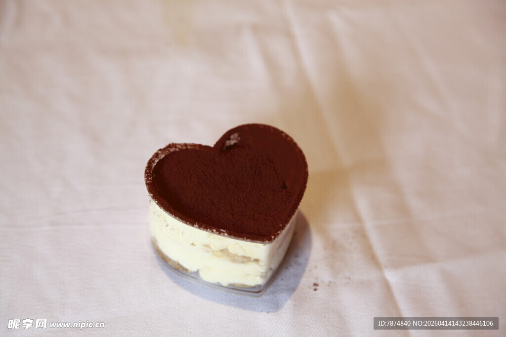 心形巧克力慕斯蛋糕