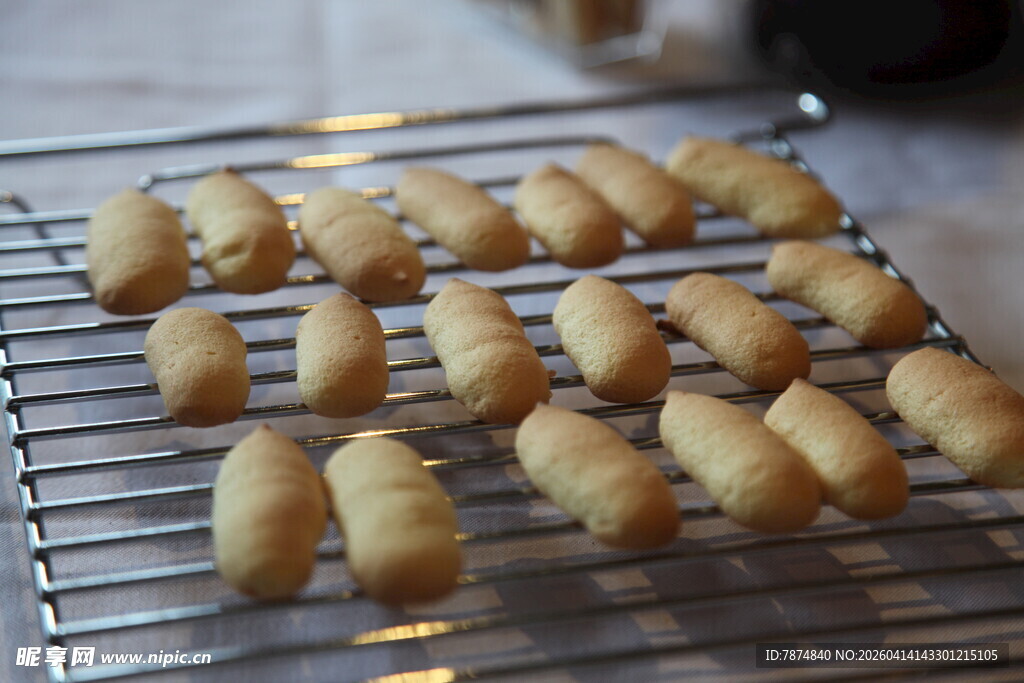 烤架上的美味小点心