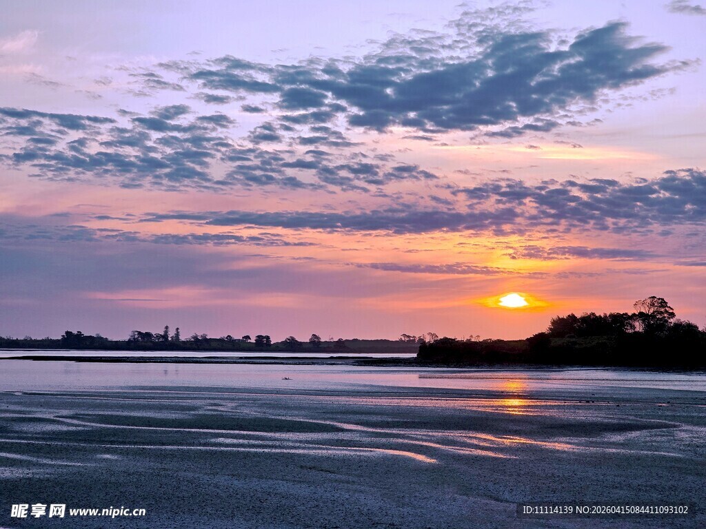 海滨绝美日落景观