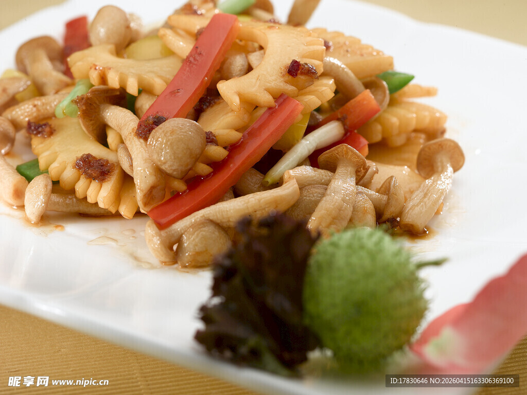 墨鱼柳酱爆蟹味菇