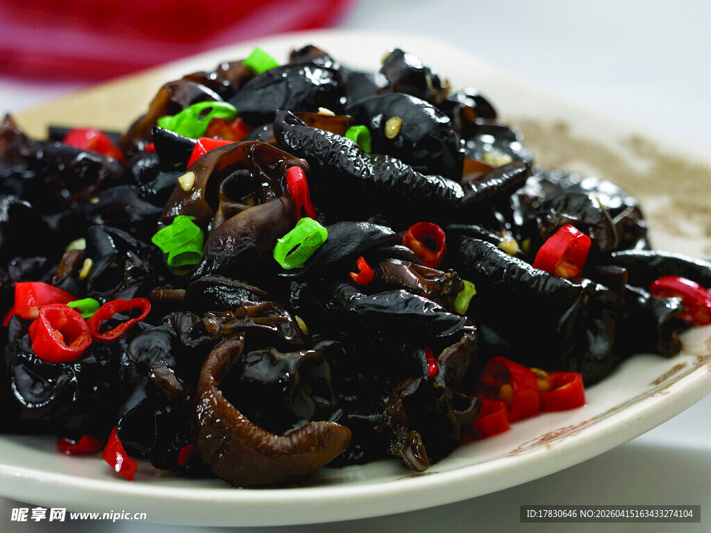 泰椒炒黑木耳