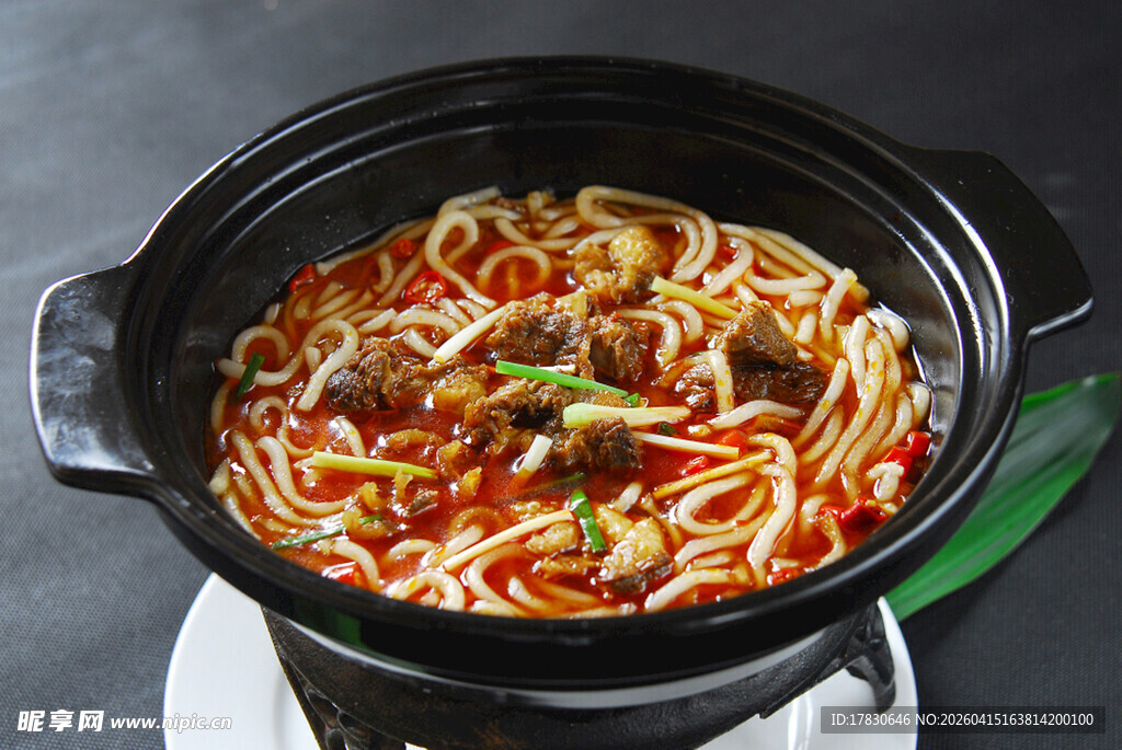 土豆粉炖牛腩